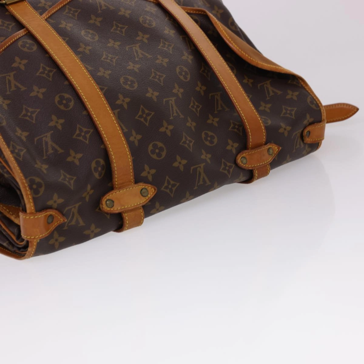 LOUIS VUITTON Monogram Saumur 43 Shoulder Bag M42252 LV 40442