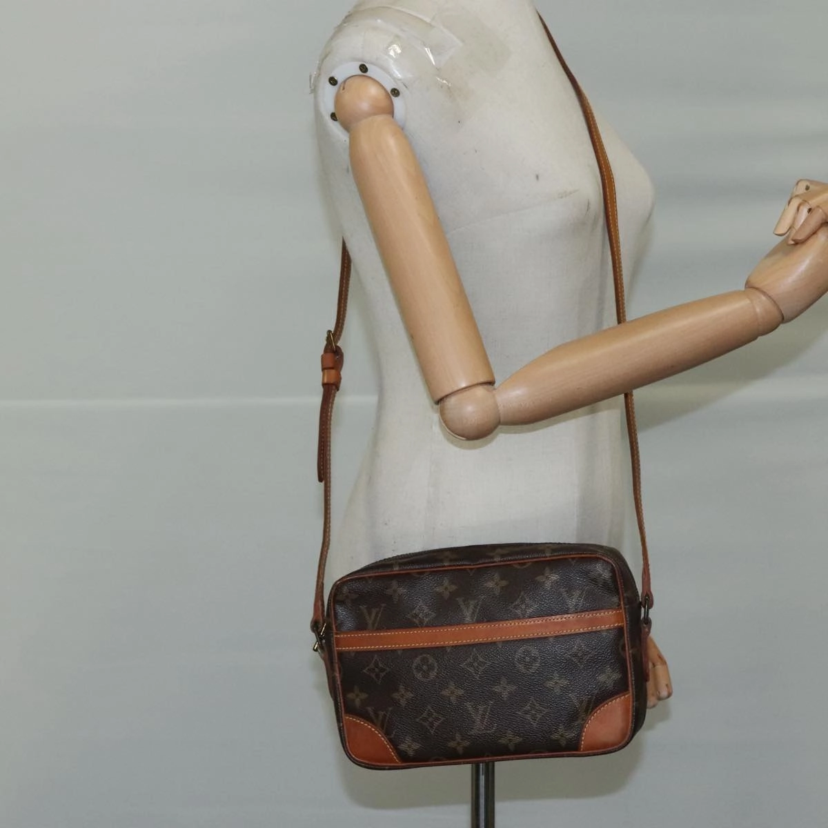 LOUIS VUITTON Monogram Trocadero 23 Shoulder Bag M51276 LV 106980