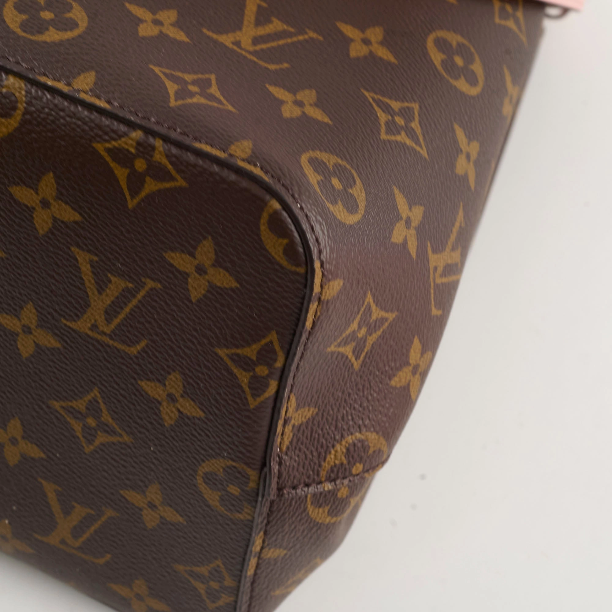 Louis Vuitton Neo Noe Monogram Pink Microchip