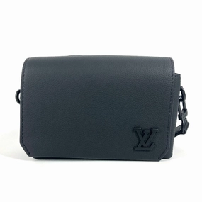 Louis Vuitton Noir Leather Shoulder Bag (Pre-Owned)