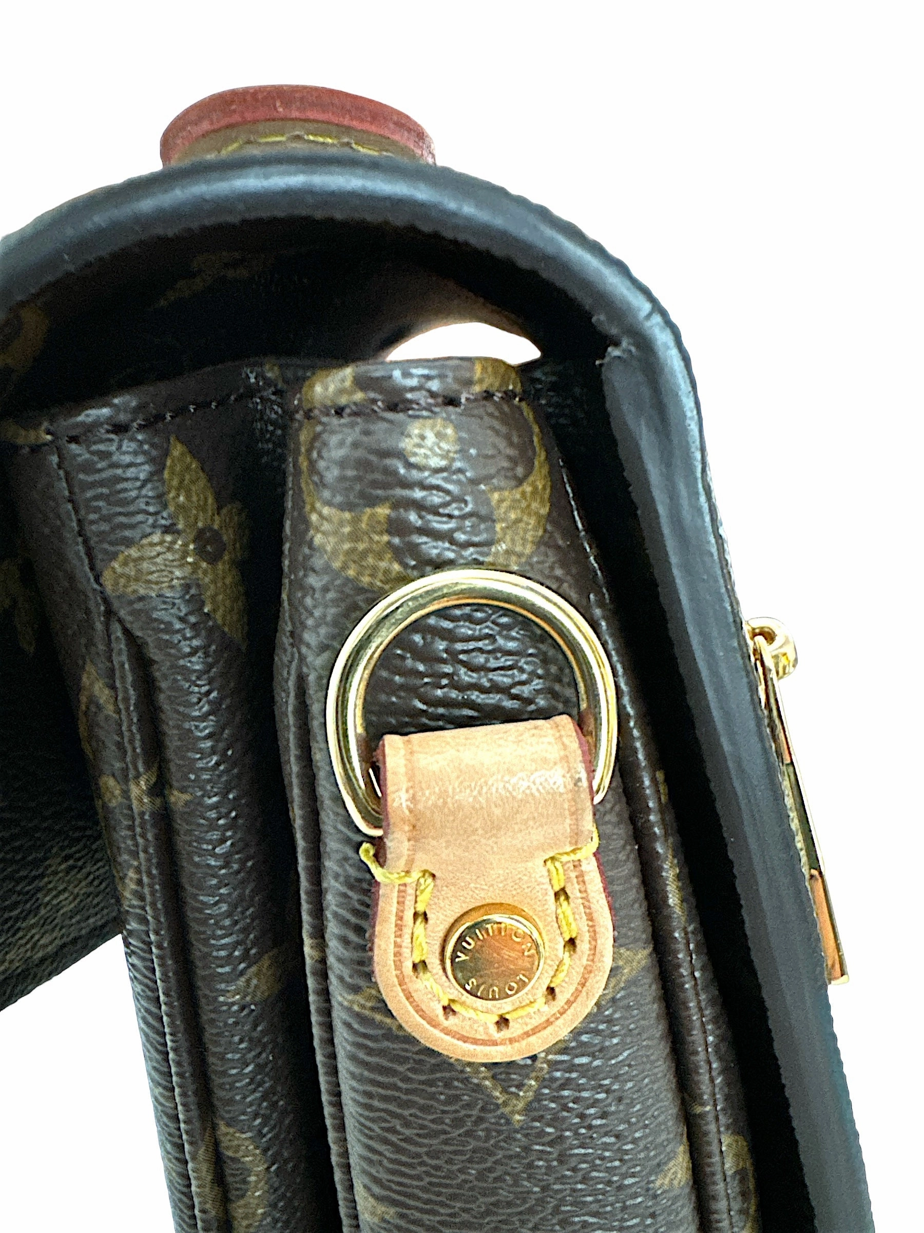 Louis Vuitton Pochette Metis Monogram Canvas Crossbody / HandBag