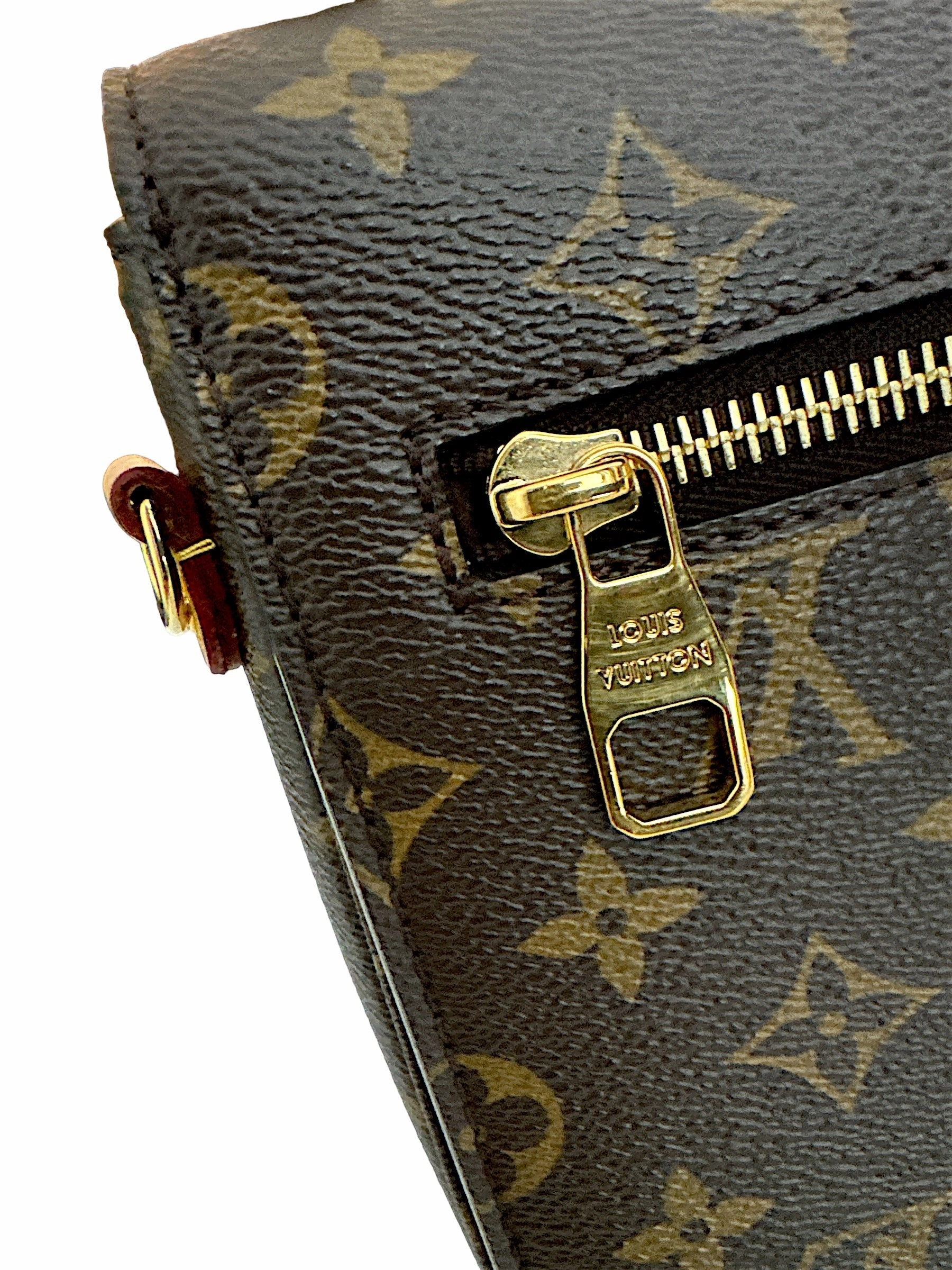 Louis Vuitton Pochette Metis Monogram Canvas Crossbody / HandBag