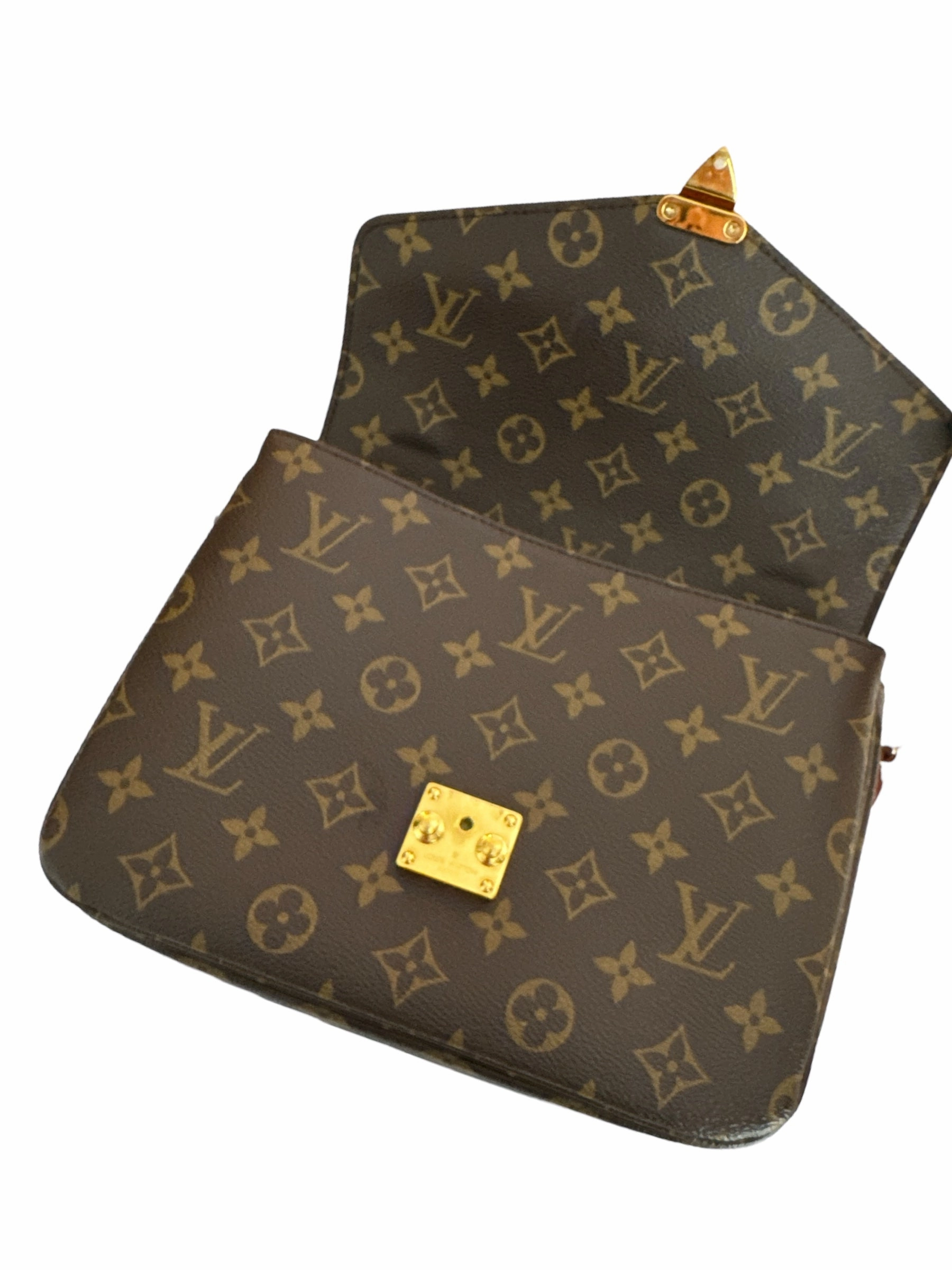 Louis Vuitton Pochette Metis Monogram Canvas Crossbody / HandBag