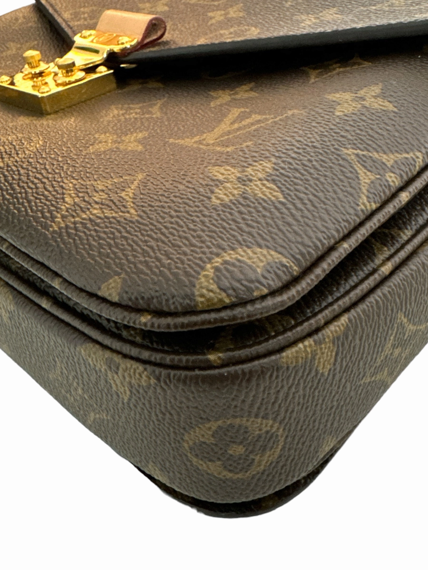 Louis Vuitton Pochette Metis Monogram Canvas Crossbody / HandBag