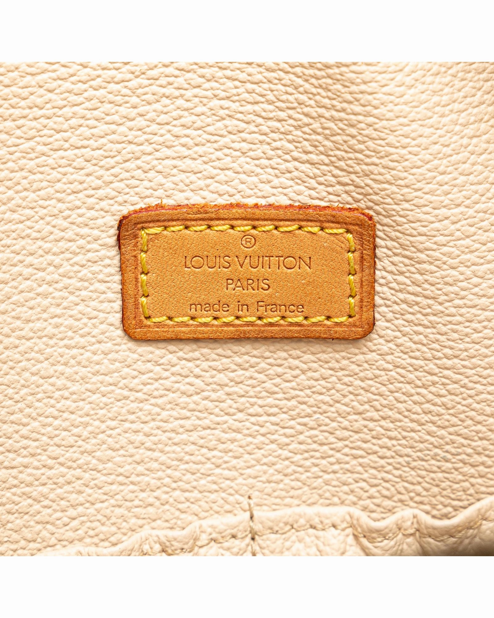 Louis Vuitton Pochette Metis Monogram Shoulder Bag