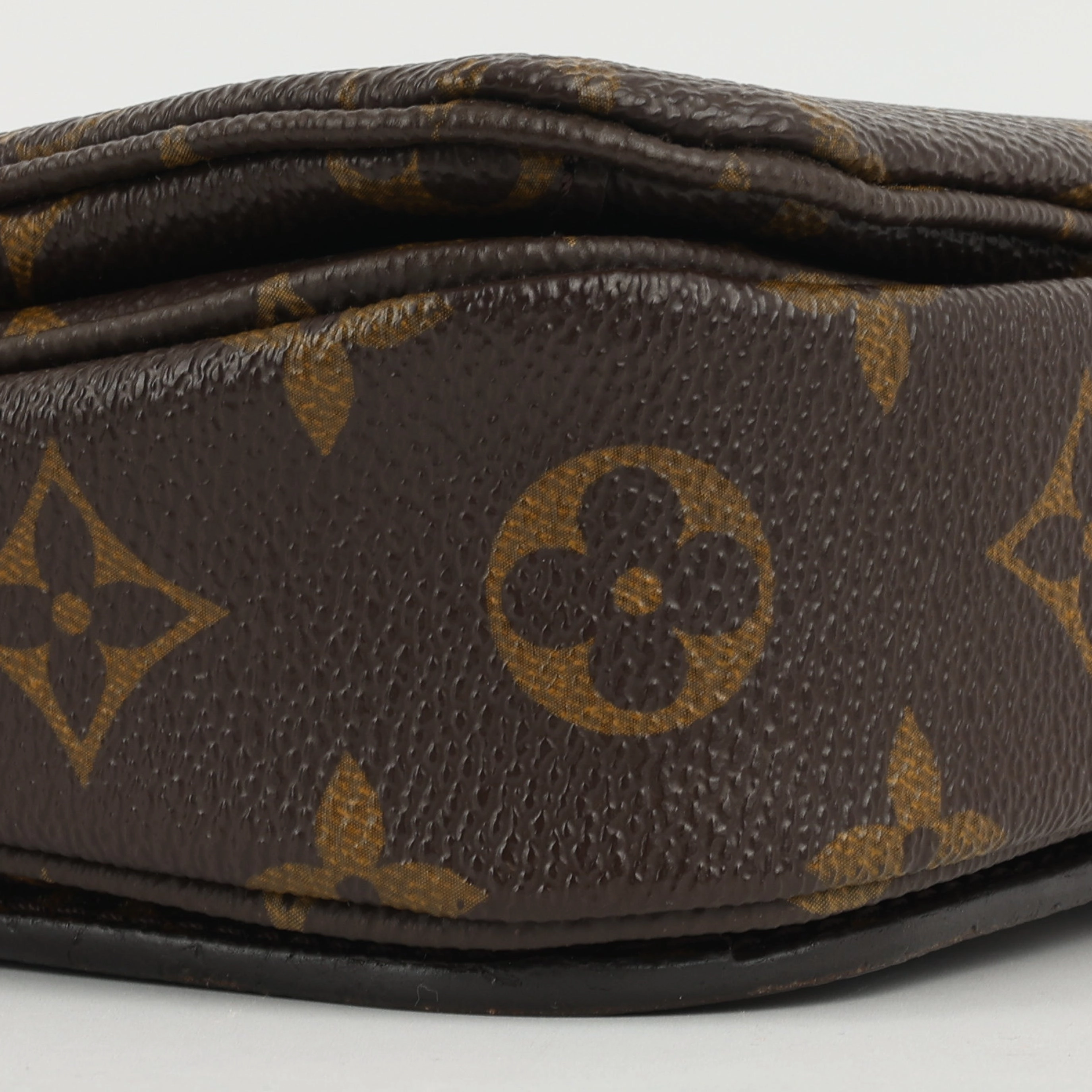 Louis Vuitton Pochette Mtis