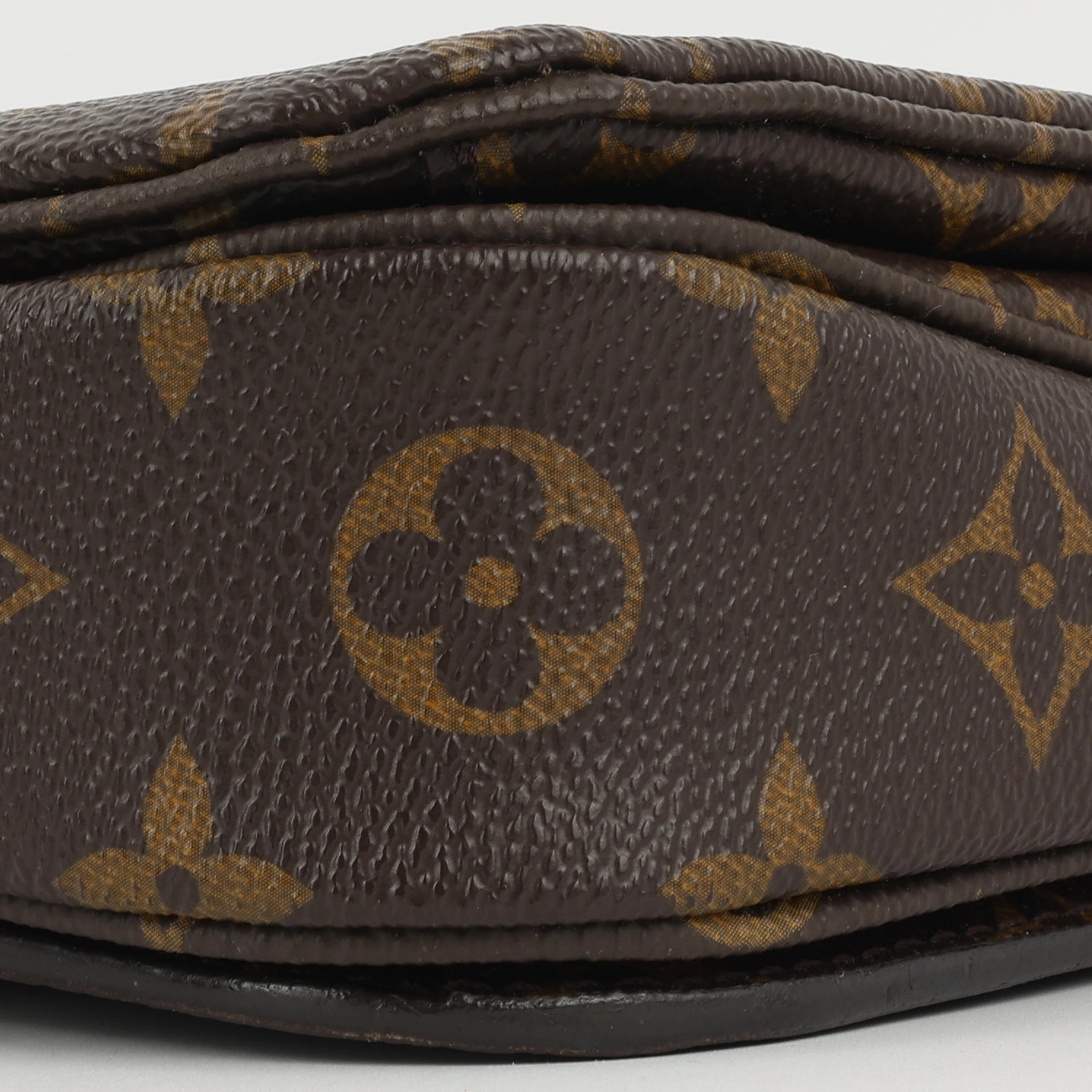Louis Vuitton Pochette Mtis