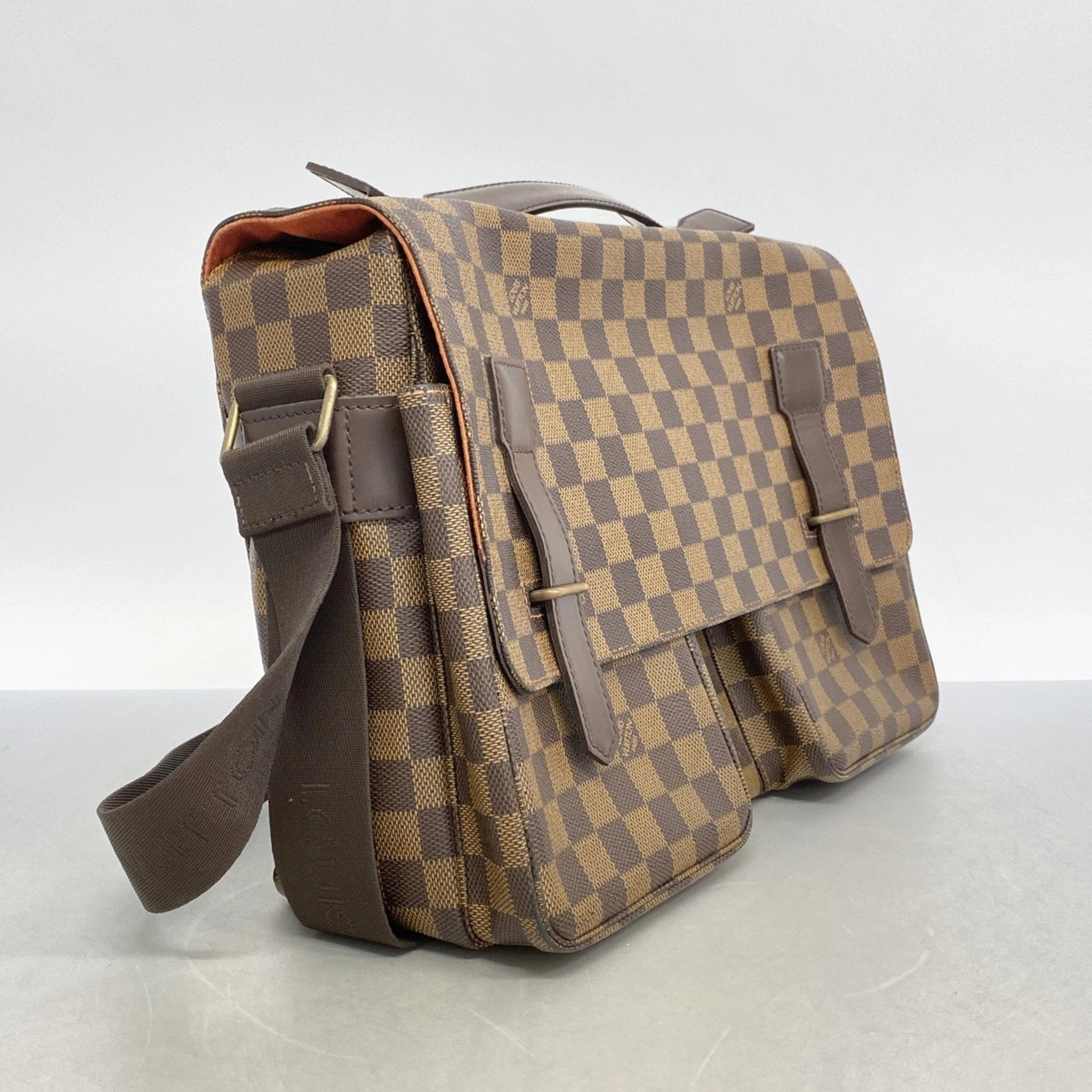 Louis Vuitton Shoulder Bag (Pre-Owned)