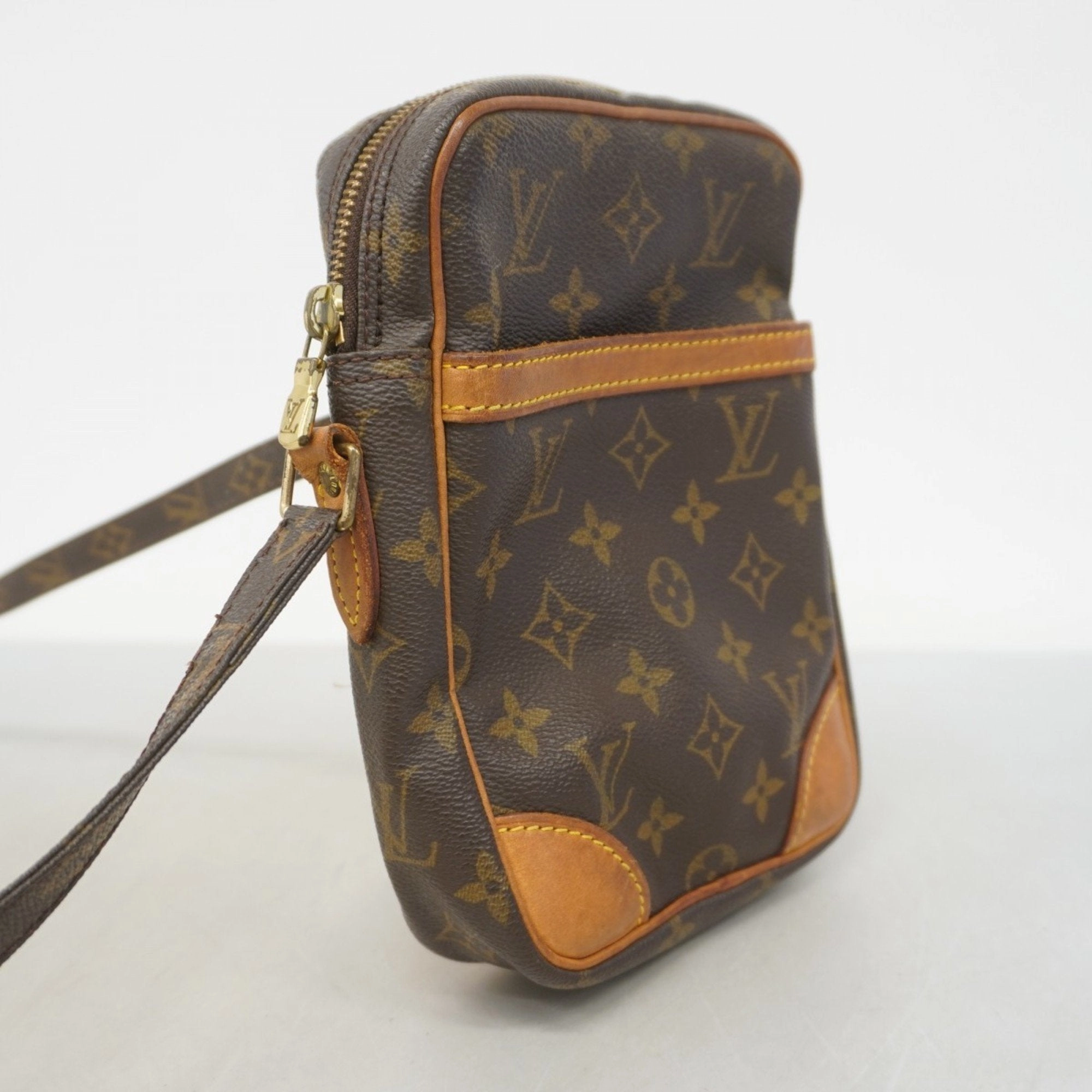 Louis Vuitton Shoulder Bag (Pre-Owned)