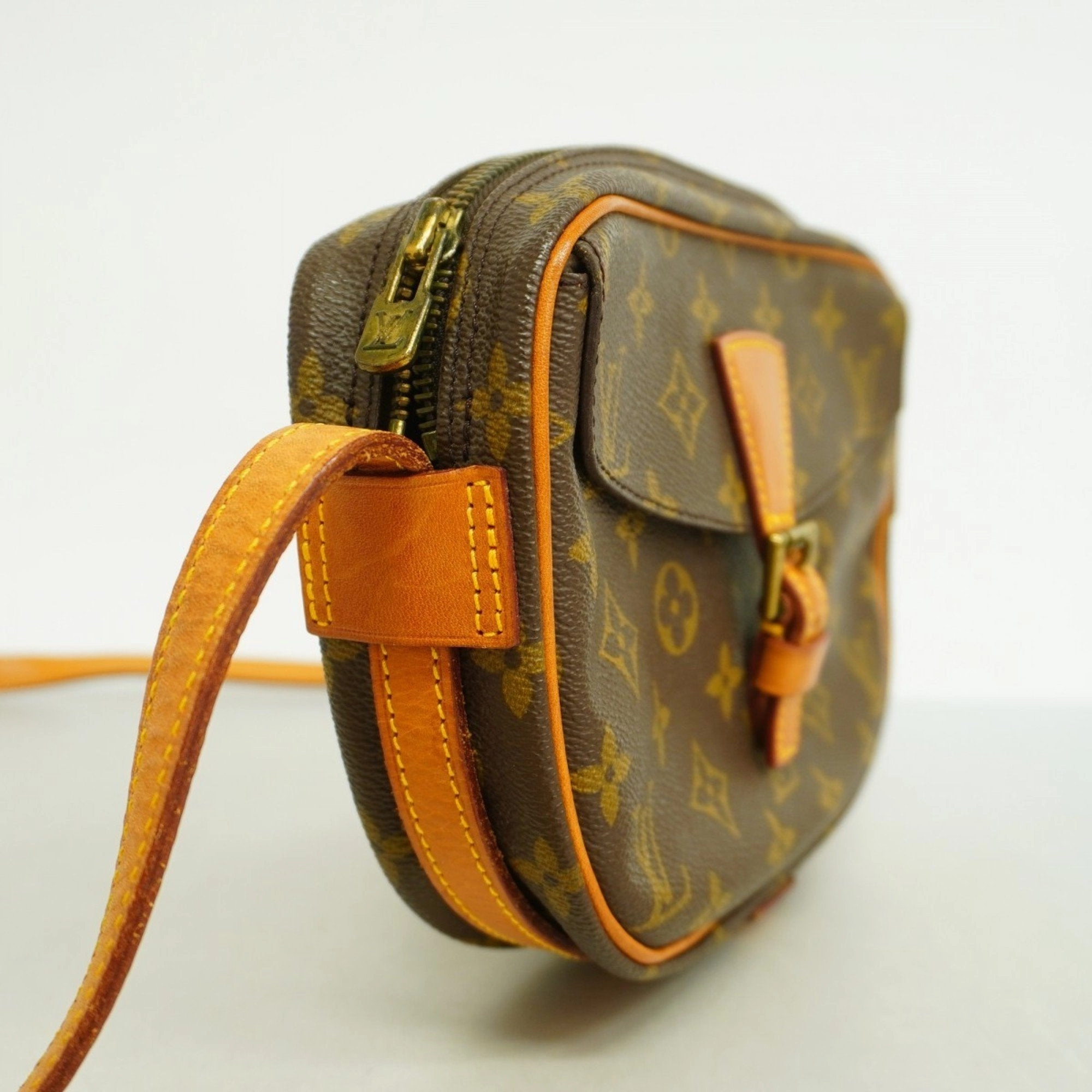 Louis Vuitton Shoulder Bag (Pre-Owned)