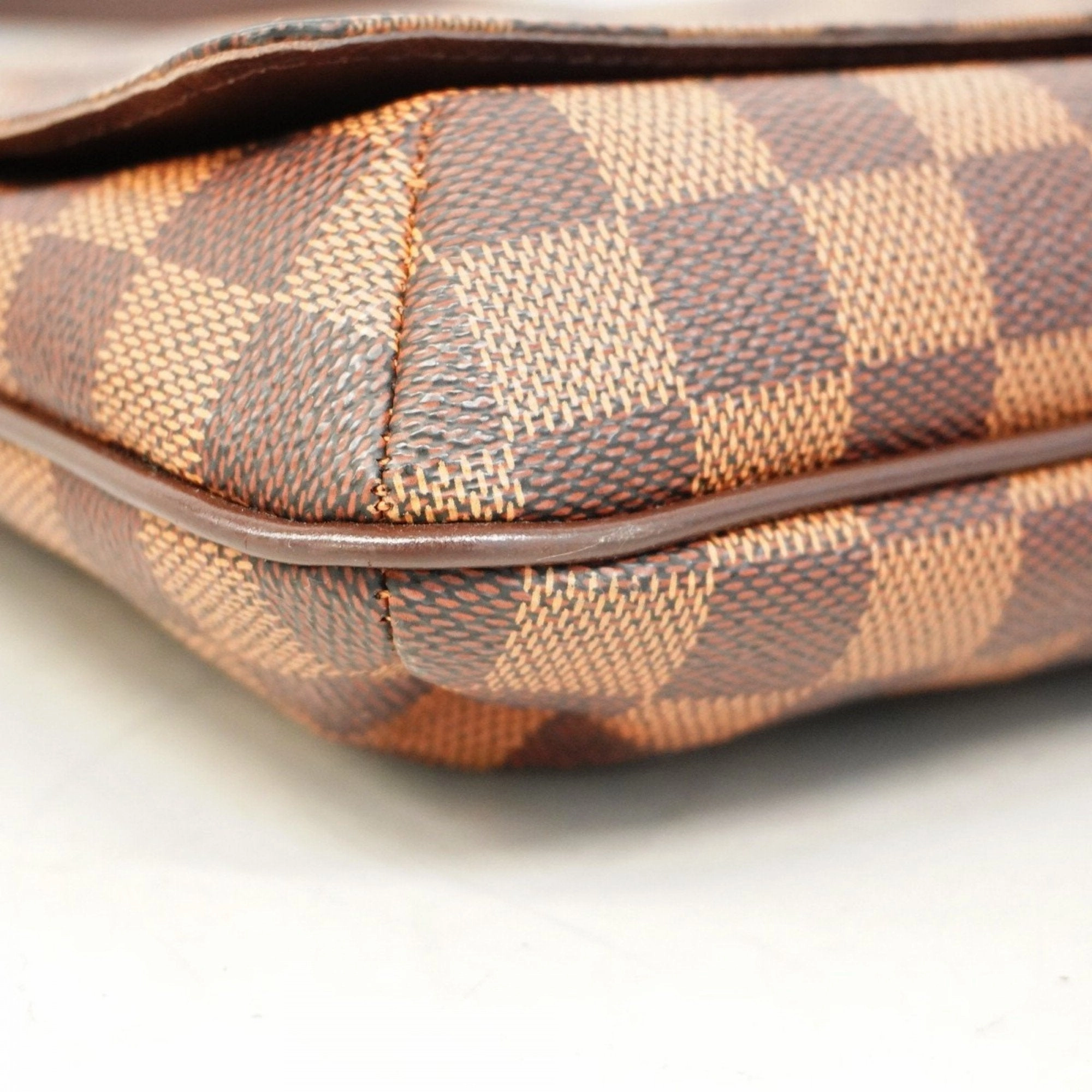 Louis Vuitton Shoulder Bag (Pre-Owned)