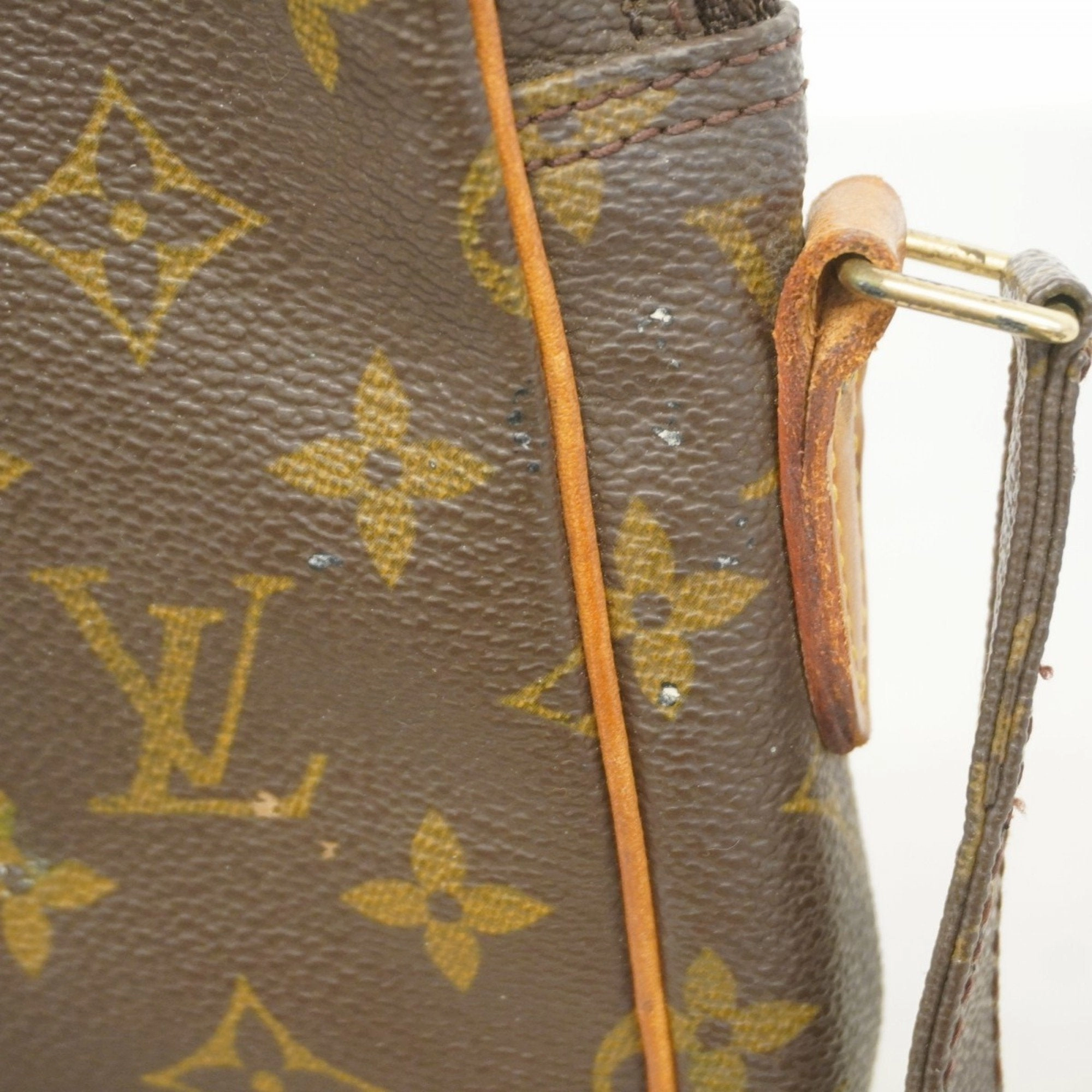 Louis Vuitton Shoulder Bag (Pre-Owned)