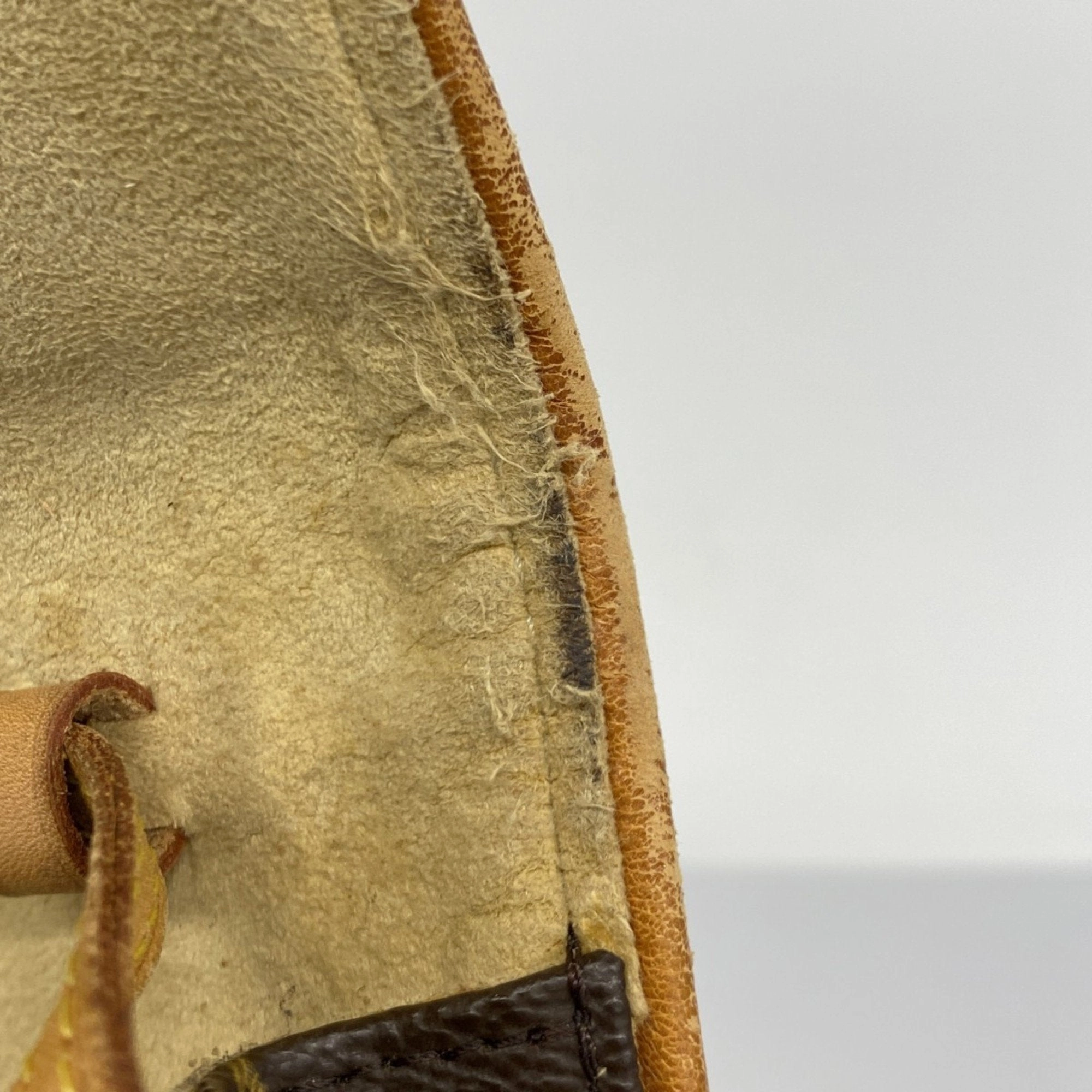 Louis Vuitton Shoulder Bag (Pre-Owned)