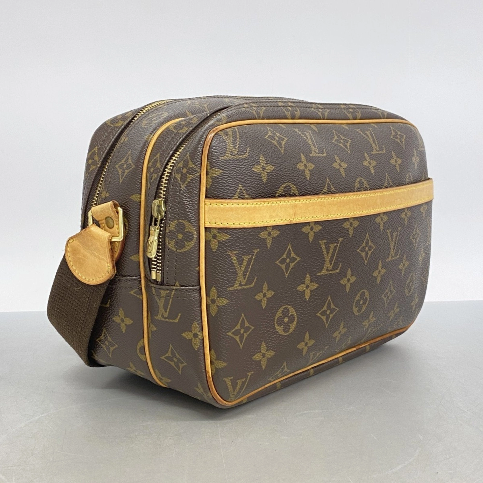 Louis Vuitton Shoulder Bag (Pre-Owned)