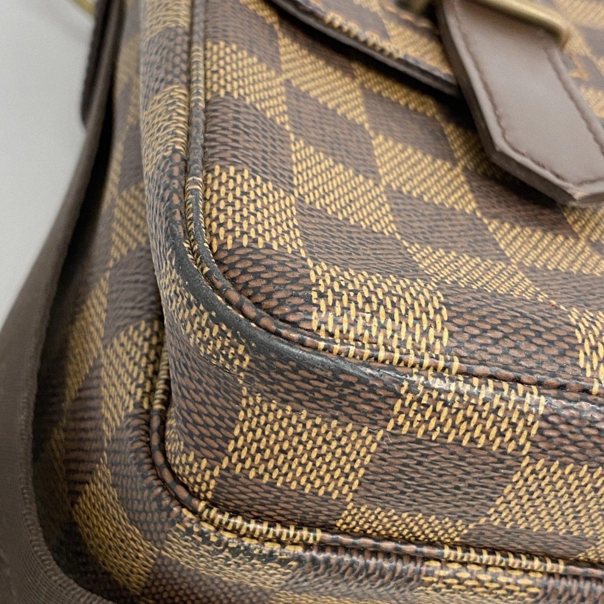Louis Vuitton Shoulder Bag (Pre-Owned)