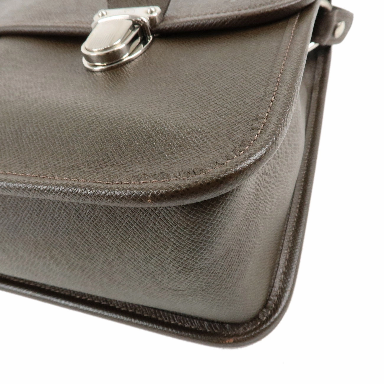 Louis Vuitton Taiga Alexei Shoulder Bag Grizzly Brown M32478