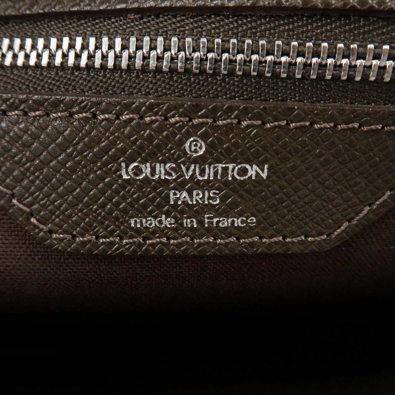 Louis Vuitton Taiga Alexei Shoulder Bag Grizzly Brown M32478
