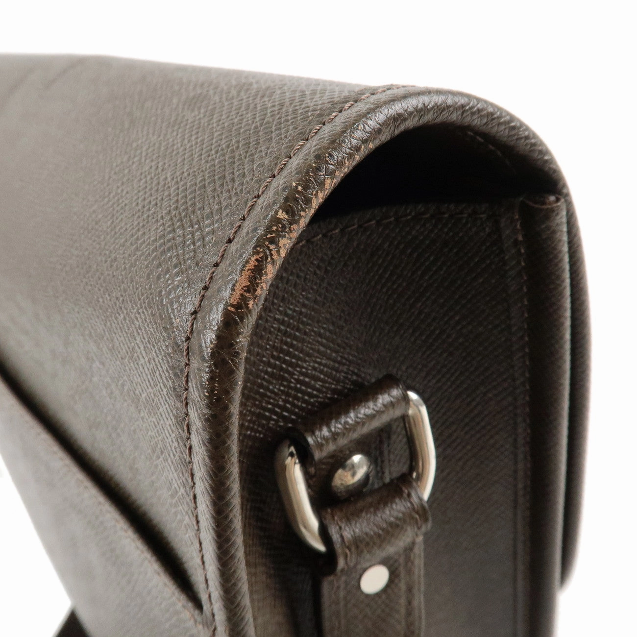 Louis Vuitton Taiga Alexei Shoulder Bag Grizzly Brown M32478
