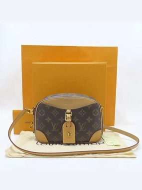 M45528 Crossbody Bag