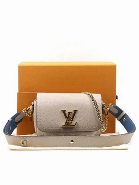 M58554 Gray color Lock Me Tender shoulder bag and cross