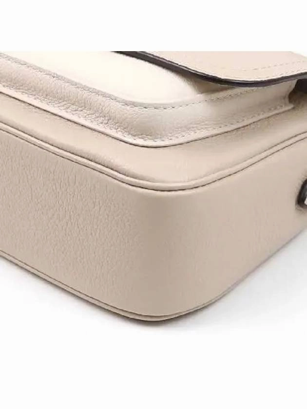 M58554 Gray color Lock Me Tender shoulder bag and cross