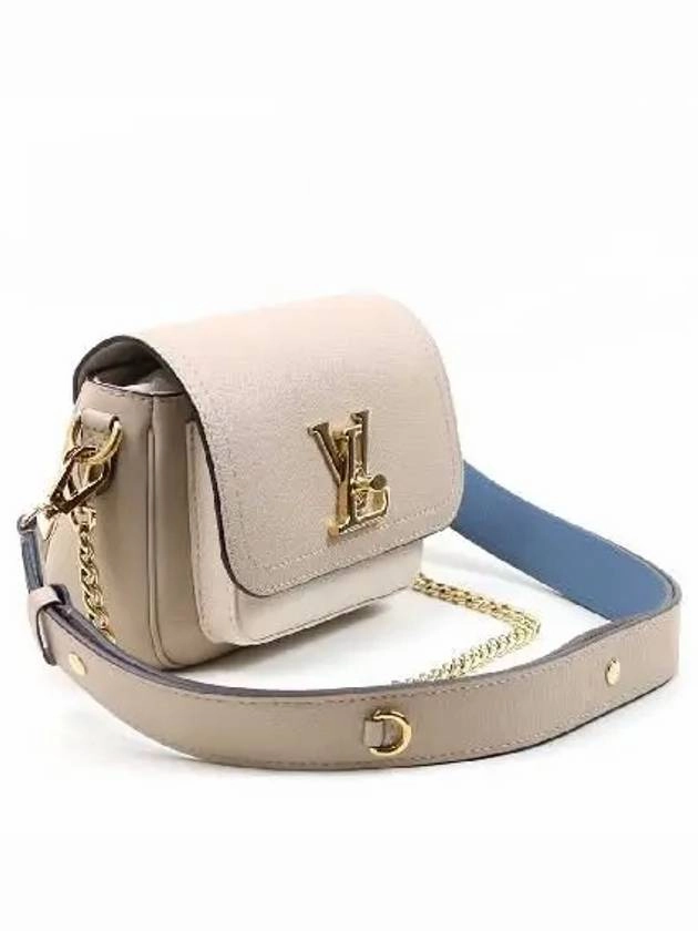 M58554 Gray color Lock Me Tender shoulder bag and cross
