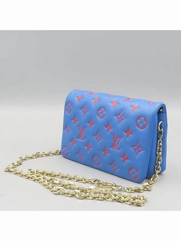 M80743 Crossbody Bag