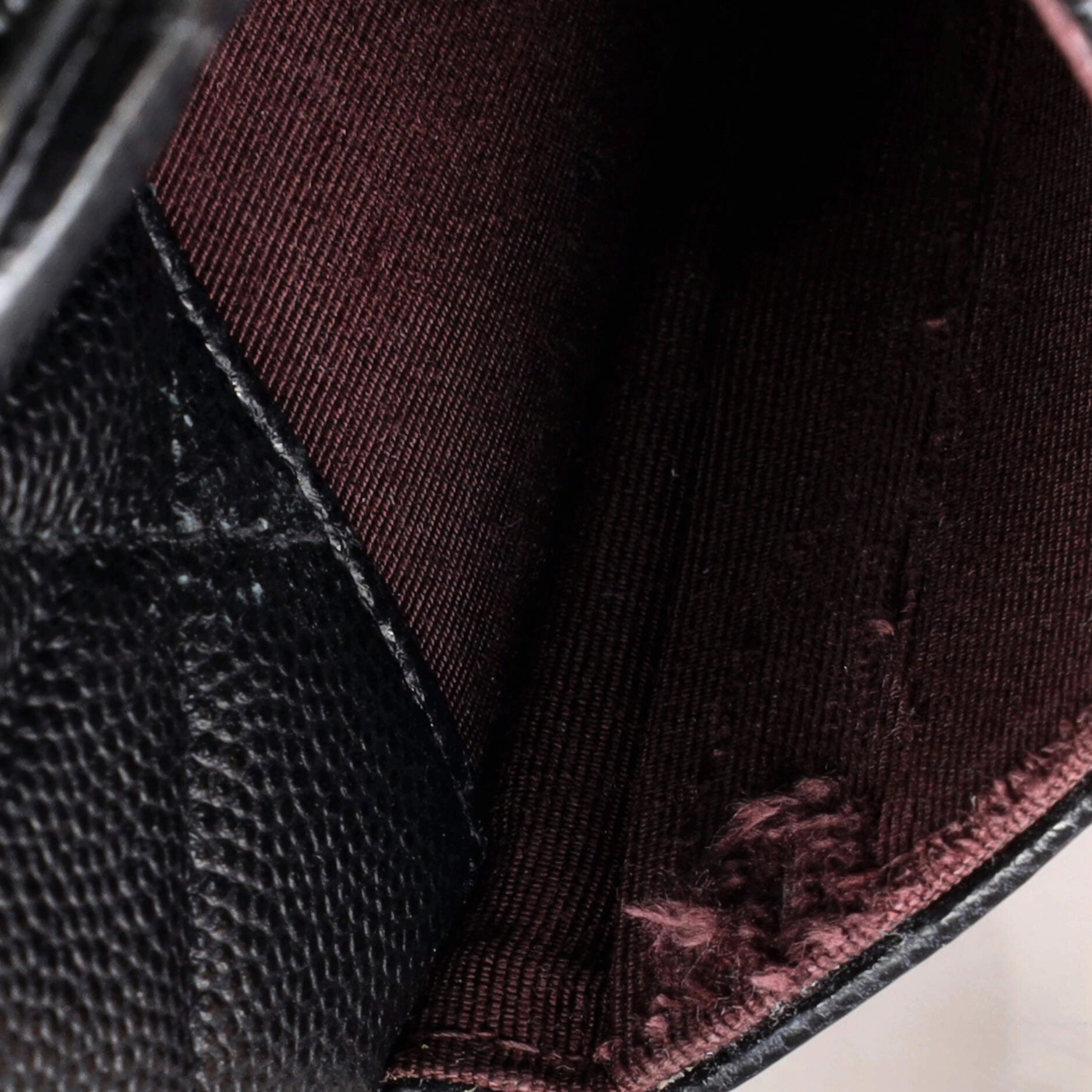O Phone Holder Crossbody Bag Quilted Caviar