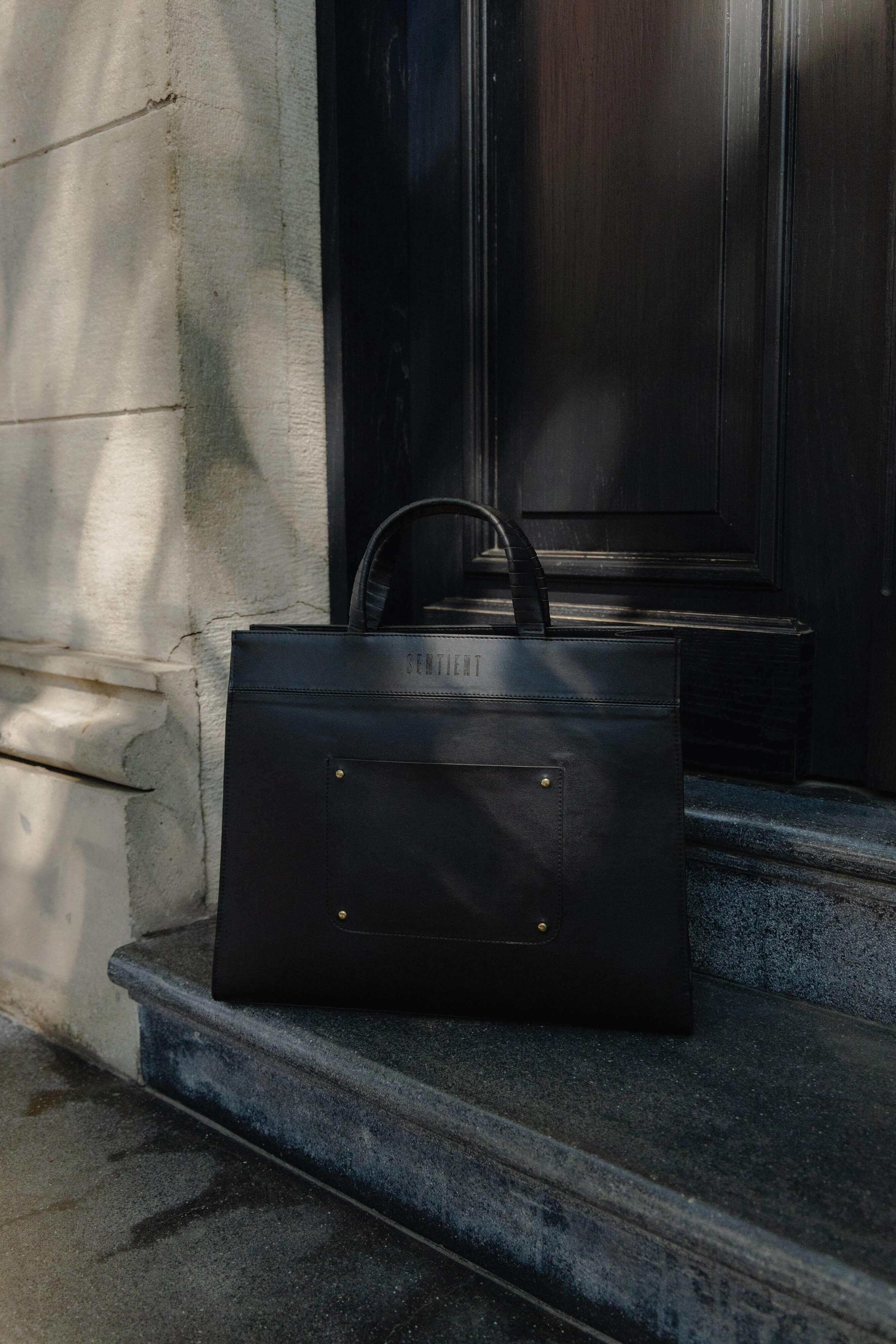 Panthera Maxi Vegan Cactus Leather Bag | Black