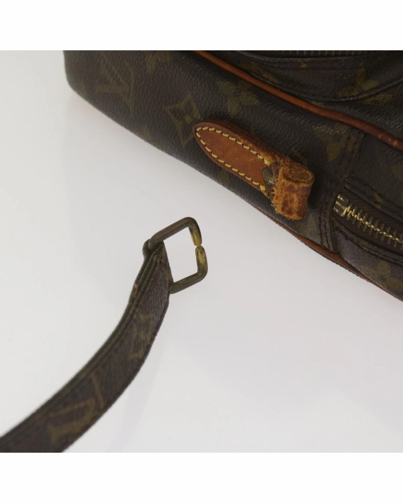 Pochette Crossbody Bag Model M51801