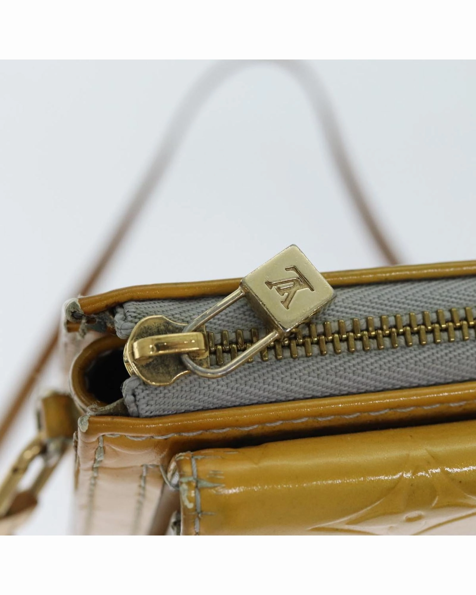 Pochette Crossbody Bag Monogram Vernis Style