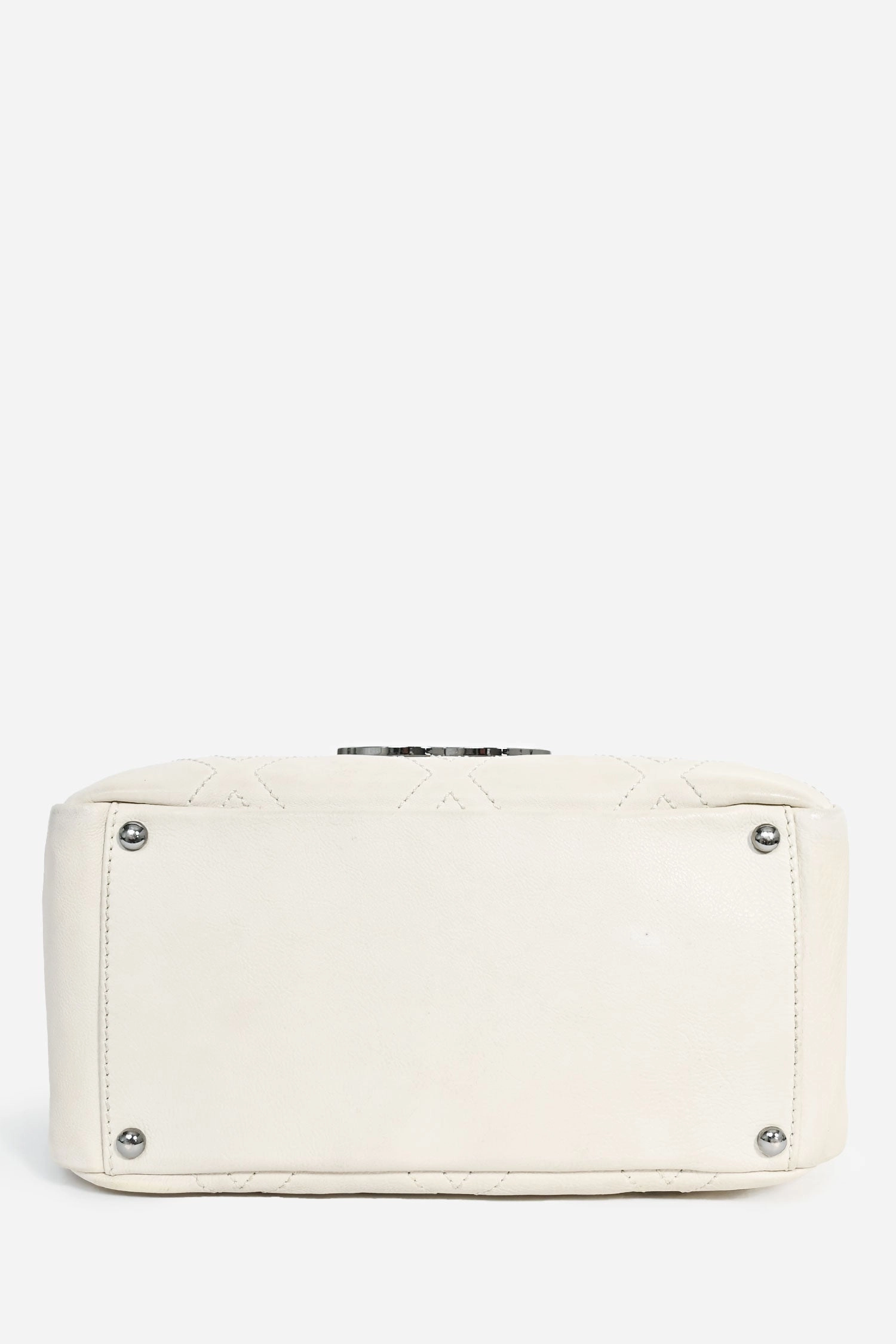 Pre-Loved Chanel 2005 Off-White Calfskin Diamond Stitch Shoulder Bag