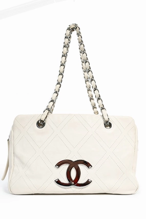 Pre-Loved Chanel 2005 Off-White Calfskin Diamond Stitch Shoulder Bag