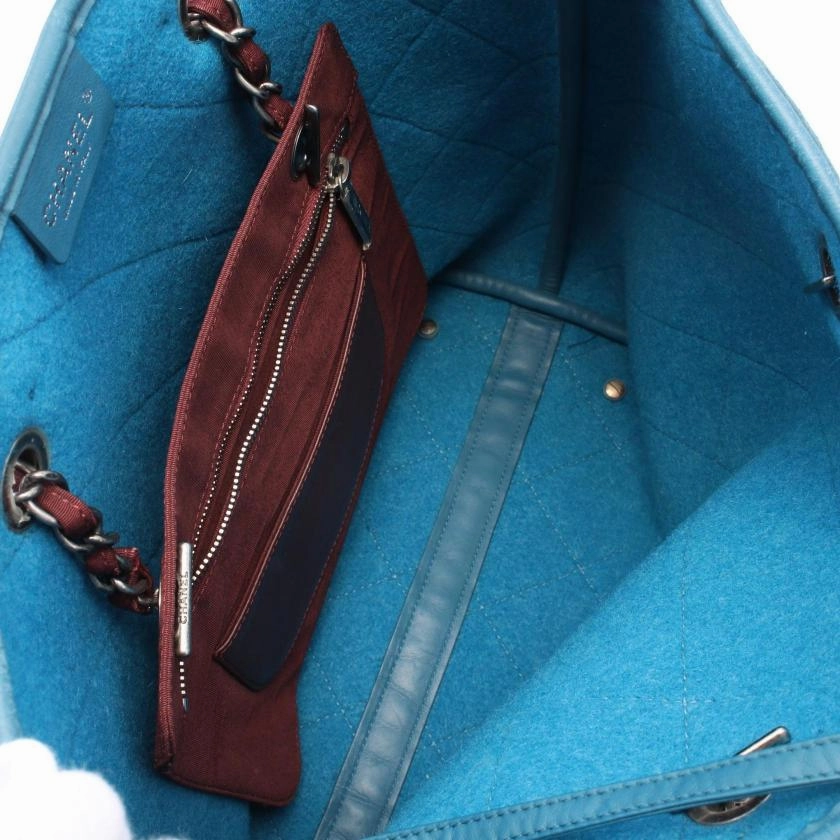Pre-loved CHANEL Matelasse Shoulder Bag Tote Wool Leather Turquoise Blue Antique Silver Hardware 2WAY