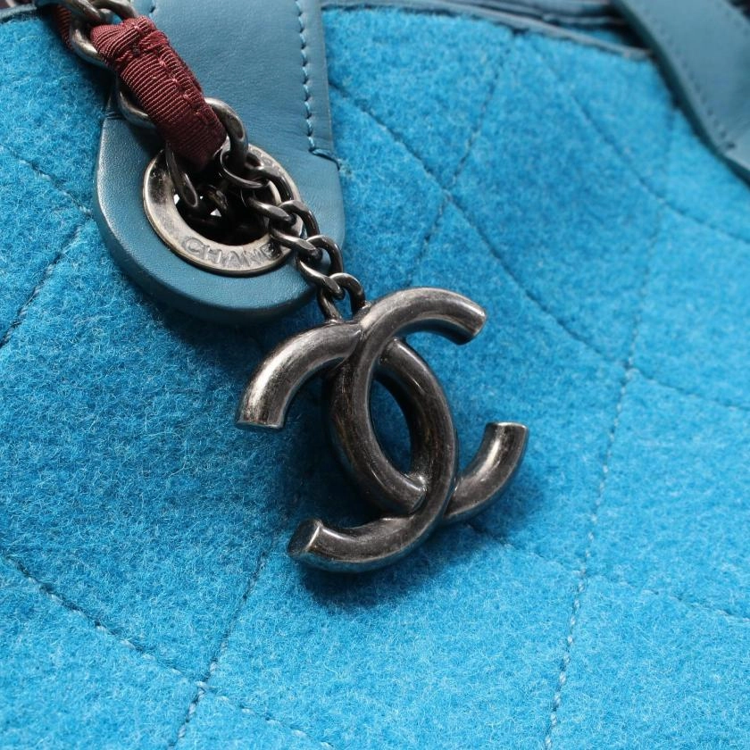 Pre-loved CHANEL Matelasse Shoulder Bag Tote Wool Leather Turquoise Blue Antique Silver Hardware 2WAY