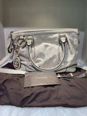 Pre-loved GUCCI GG Canvas Shoulder Bag Off-White Medium