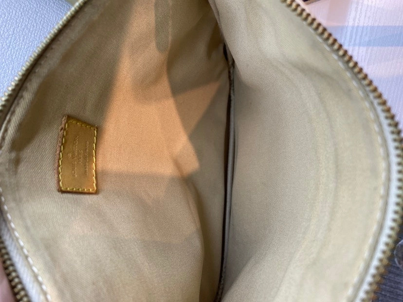 Pre-owned Louis Vuitton Azur Damier Canvas Crossbody Bag - Final Sale