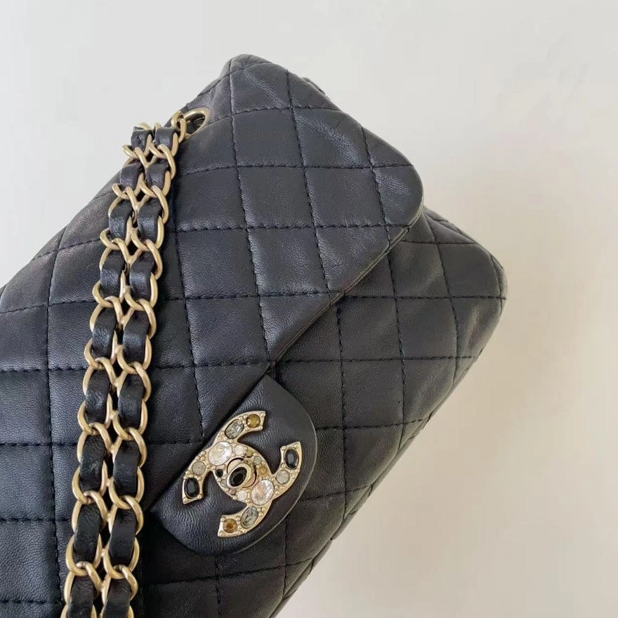 Preloved Chanel Classic Flap Black Quilted Leather Shoulder Bag