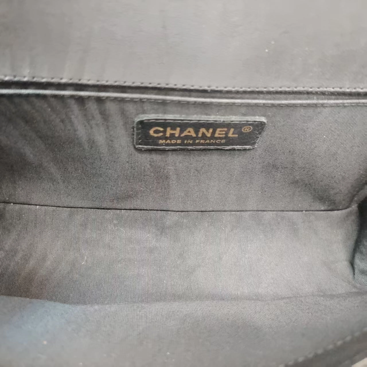 Preloved Chanel Le Boy Medium Black Leather Shoulder Bag