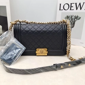 Preloved Chanel Le Boy Medium Black Leather Shoulder Bag