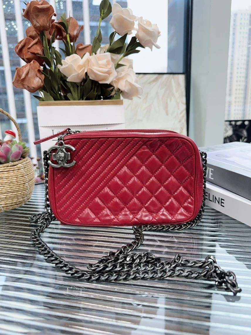 Preloved Chanel Quilted Camera Crossbody Bag in Red Leather
