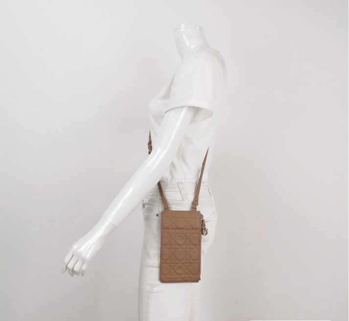 Preloved Dior Crossbody cowhide bag beige 11cm*20cm*1cm 250217781067249