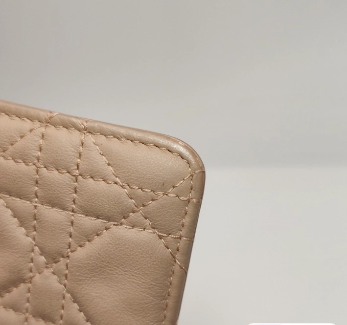 Preloved Dior Crossbody cowhide bag beige 11cm*20cm*1cm 250217781067249