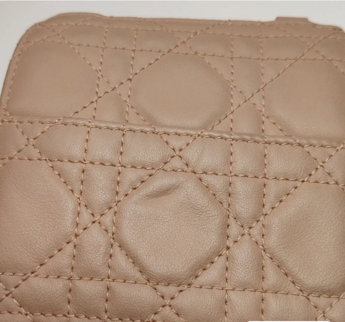Preloved Dior Crossbody cowhide bag beige 11cm*20cm*1cm 250217781067249