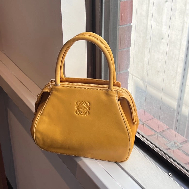 Preloved LOEWE Leather Handbag AF573 Yellow Shoulder Bag
