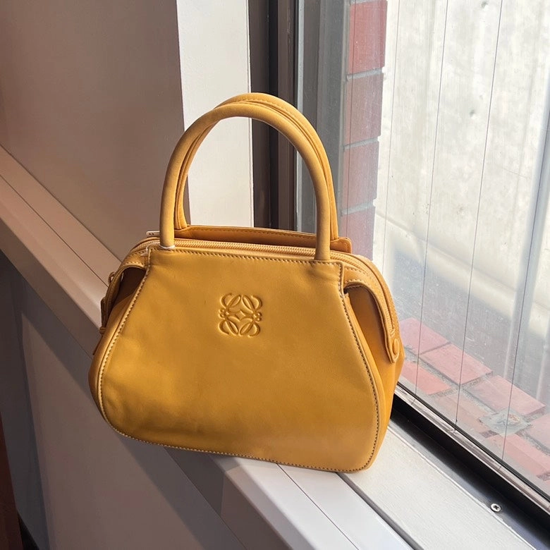 Preloved LOEWE Leather Handbag AF573 Yellow Shoulder Bag