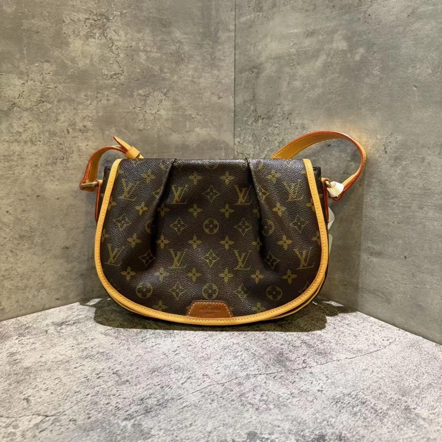 Preloved Louis Vuitton vintage crossbody bag
