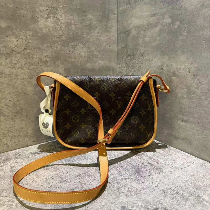 Preloved Louis Vuitton vintage crossbody bag
