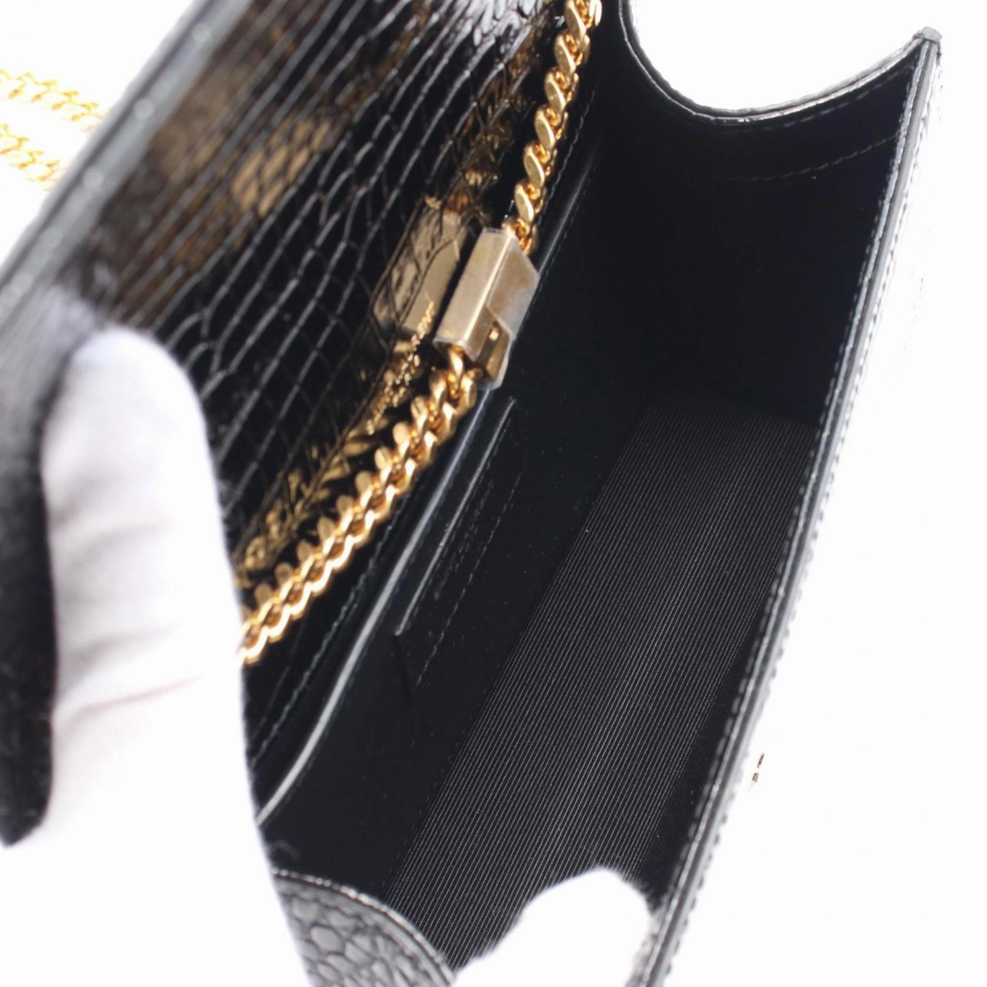 Saint Laurent Leather Shoulder Bag (Pre-Owned)