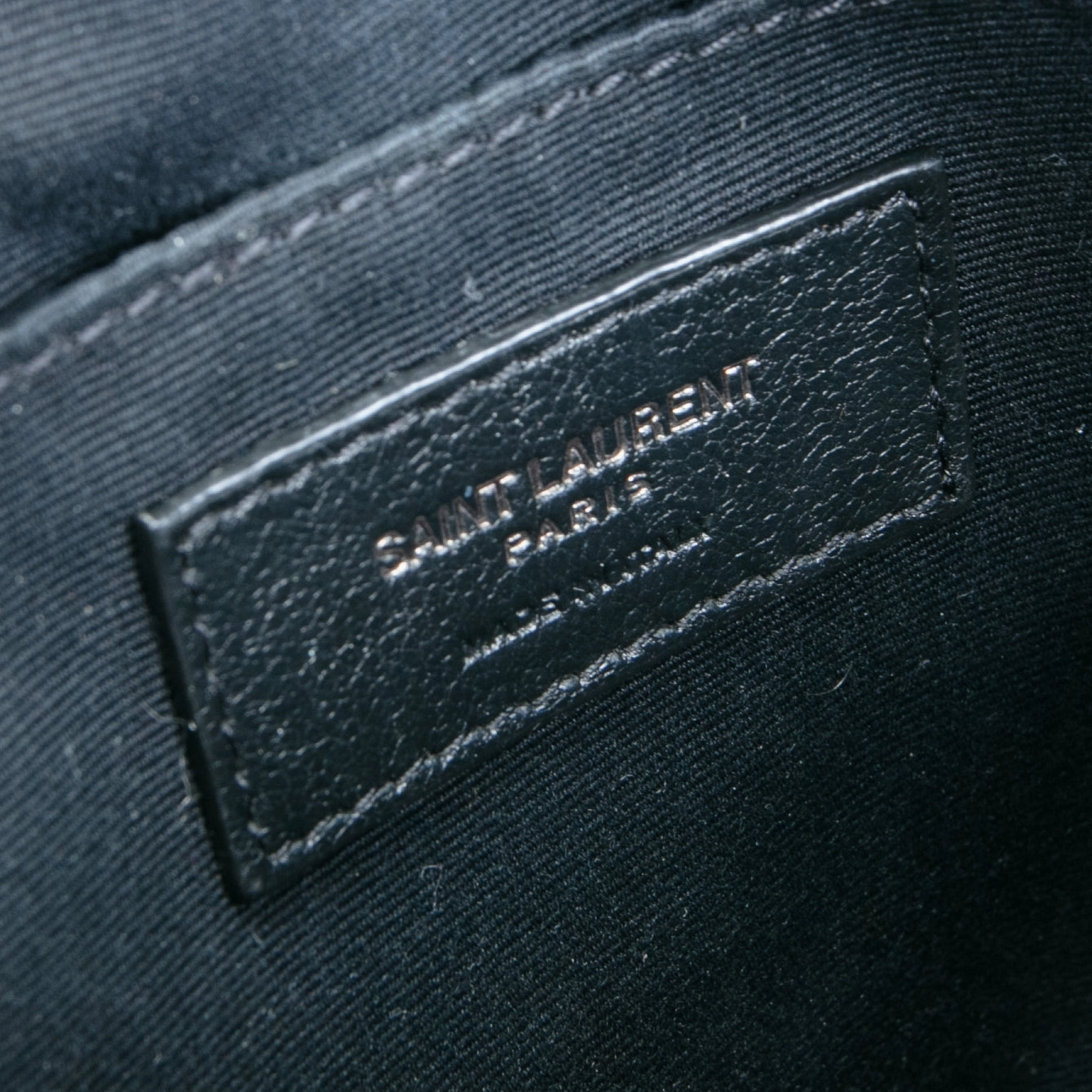 SAINT LAURENT Matelasse Chevron Round Vinyle Bag- Black